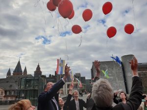Balloons in front of the Mainz sky