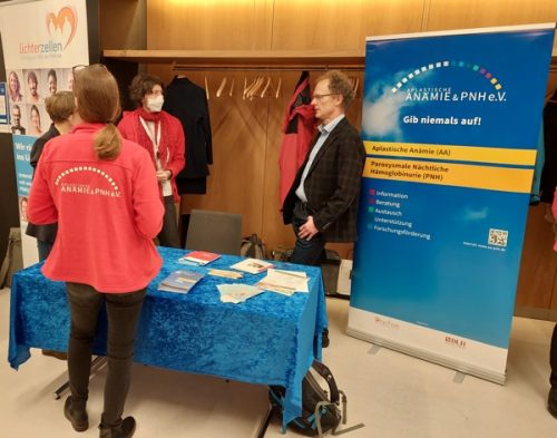 Stand des Aplastische An&auml;mie & PNH e.V. auf dem Patiententag ITP/SAA/PNH 2023 in Dresden